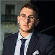 Studente universitario con esame di inglese conseguito con 30 e certificazioni Cambridge e Ela Student Efimburgh