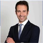 Licenciado en Economía por la Universidad Complutense de Madrid y Master en Finanzas Cuantitativas en la universidad de Alcala.