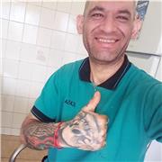 Profesor de historia imparte clase a cualquier persona