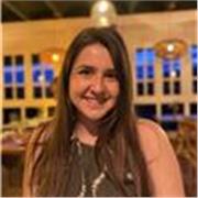 Maestra titulada en pedagogía, Educación Primaria e infantil, especializada en necesidades educativas especiales e inglés