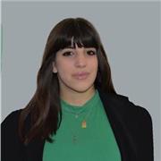 Insegnante di cinese con esperienza nel servizio clienti presso azienda di origini cinesi. Appassionata della cultura cinese