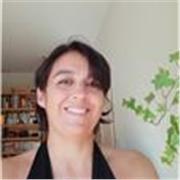 Insegnante con esperienza nei diversi ordini di scuola, impartisce lezioni on line di italiano a studenti e/o a stranieri