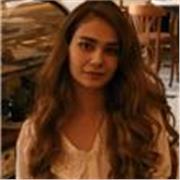 Mi chiamo Pardis, ho 26 anni e studio medicina.
Sono in grado di insegnare la lingua inglese. È la mia seconda lingua e sono riuscito a ottenere un punteggio di 7,5 nell'esame IELTS, quindi penso di conoscere bene la lingua e puoi fidarti di me.