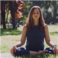 Profesora de yoga y meditación en madrid con experiencia