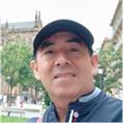 Ingeniero imparte clases de Matemáticas para universitarios