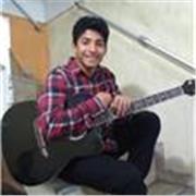 Profesor de guitarra paciente; enseño a niños de todas las edades, desde cero hasta nivel intermedio-avanzado. Clases en Lugo