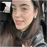 Me defino como una persona alegre, organizada, responsable y con buenas relaciones interpersonales