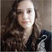 Estudiante universitaria con experiencia impartiendo clases de repaso. Puedo ayudar con cualquier materia de primaria, ESO y bachillerato humanístico, especialmente lenguas y filosofía