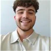 Profesor variado (Matemáticas, Química, Biología, Catalán, Castellano, Inglés...) para alumnos de rangos de edades amplias.