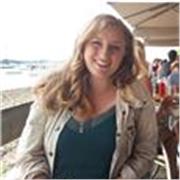 Profesora de Ingles professional, de inglaterra. Con años de experiencia sobre todo preparando alumnos para los examenes Cambridge