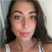 Formatrice en vente , communication, relation client ! Nous pouvons parler intelligence émotionnelle, gestion du stress, mais aussi de théâtre. Tu souhaites approfondir ton niveau en français ? Adaptons ensemble ton parcours 🙂