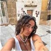 Profesora de Marketing y Diseño Web apto para todas las edades. Además de poder ofrecer herramientas en programas de edición.