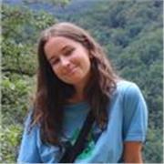 Profesora graduada en Física, con experiencia impartiendo clase de forma particular y en prácticas de máster de profesorado.