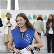 Saque un 9,65 de media en bachillerato y en la evau de química saque 10. Hago de niñera a veces por lo que se tratar con niños