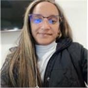 Soy Administradora de Empresas y siempre he tenido facilidad con números. Me gusta enseñar a niños con sus bases numéricas.