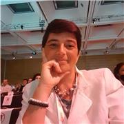 Sono una mamma diplomata al liceo classico e laureata in lingue straniere. Offro lezioni di francese, spagnolo,latino