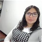 Profesora de Biología imparte clases para niños y jóvenes de 14 años en adelante