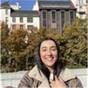 Maestra titulada en Educación Primaria, estudiando actualmente el máster de Psicopedagogía. Tengo experiencia previa con niños/as.