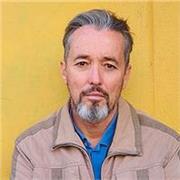 38 años como fotógrafo. 10 años de videógrafo y editor. 6 años como docente fotografía con móviles. Clases online.