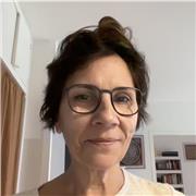 Ich liebe Sprachen und bin eine sehr erfahrene Übersetzerin