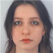 Jeune étudiante qui cherche à partager sa passion et sa connaissance de la langue anglaise et de la culture anglophone