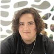 Profesora de música (tanto teoría como interpretación) para todas las edades y niveles.