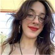 Profesora titulada en fotografía desde hace 6 años imparte clases online para grupos e individual de fotografía y retoque digital.