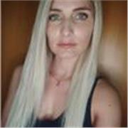 Laureata in Psicologia, diplomata al liceo linguistico con il massimo dei voti e certificazione B2 di lingua inglese, offre lezioni di inglese, italiano e psicologia