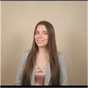 Profesora de inglés responsable y apta para niveles intermedios