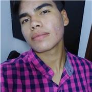 Músico y estudiante universitario quiere dictar clases de guitarra básica a personas de mediana edad