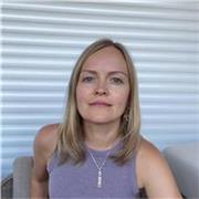 Instructora de Kundalini yoga para los principiantes y avanzados