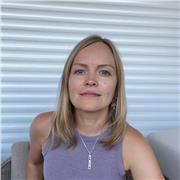 Instructora de Kundalini yoga para los principiantes y avanzados