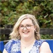 English tutor with experience teaching both adults and younger students who are learning English as a foreign language. 