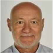 profesor con amplia experiencia y con facilidad para comunicar las materias que imparto y llegar al alumnado