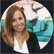 Formadora especializada en comunicación, autoliderazgo y gestión de equipos.