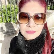 Bilingual life coach helping individuals boost confidence, gain clarity, and grow through academic and personal transitions.