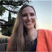 Spanish Tutor being able to provide lessons from young age to mature profiles