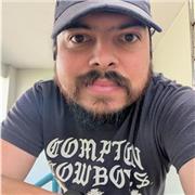 Profesor de informática con más de 10 años de experiencia enseñando a todas las edades