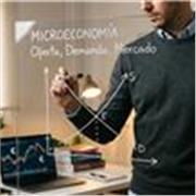 Economista y especialista en Finanzas con 7 años de éxito docente.