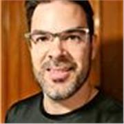 Soy entrenador personal tanto de musculacion como entrenamiento funcional o defensa personal.