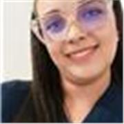 Profesora de primaria y de primera infancia apta para todas las edades. 