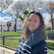 Graduada en economía , experta en matemáticas dispuesta a dar clases hasta 1ero de bachiller