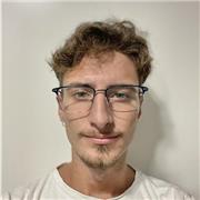 Soy Nahuel, licenciado en Filología Hispánica y con experiencia enseñando español, latín y español para extranjeros