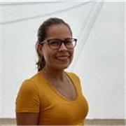 Licenciada en Educación Infantil, que imparte clases niños y niñas de todas las edades