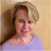 Journalistin, die Ausländern Deutsch bzw. als Englisch-Nachhilfe auf ihre ausgezeichneten Sprachkenntnisse zurückgreifen kann