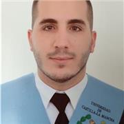 Profesor de 25 años, joven y conocedor de las metodologías más innovadoras y dinámicas. Creyente de una educación personalizada.