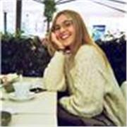 Sono una studentessa di lettere e filosofia al secondo anno, e cerco un lavoretto conciliabile con i miei studi per rendermi maggiormente autonoma