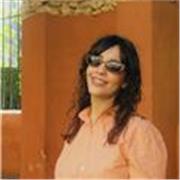 Profesora de refuerzo de lengua castellana y literatura. También refuerzo de historia y latín
