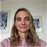 laureata magistrale in lingue, con seconda laurea in lettere moderne
