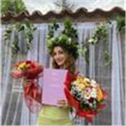 Insegnante di inglese per bambini e ragazzi, disposta a fare lezioni online. 
Certificato IELTS livello C1